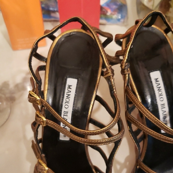 Manolo Blahnik Metallic Leather Slingback Sandals + Dust Bag. - Picture 10 of 16